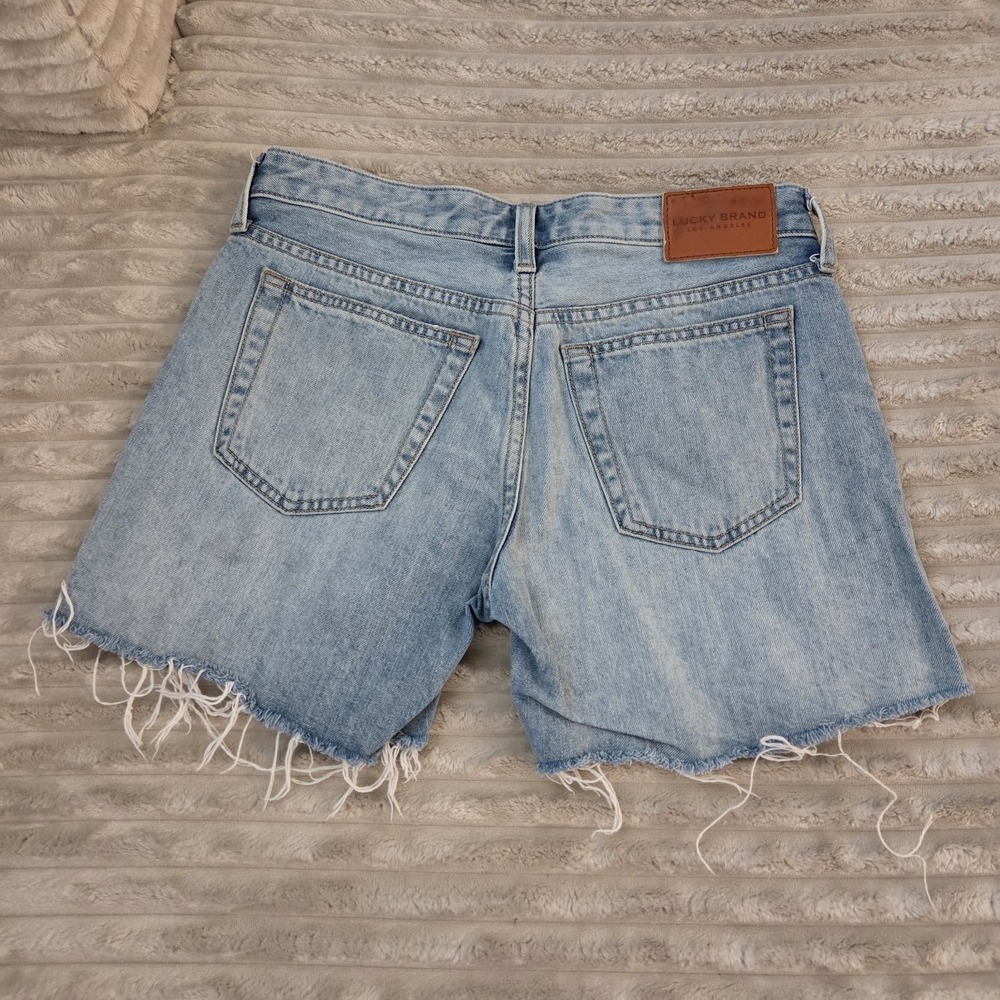 Lucky Brand Size 2 26 Distressed Denim Shorts Light Wash Frayed Boyfriend Short - Picture 6 of 8